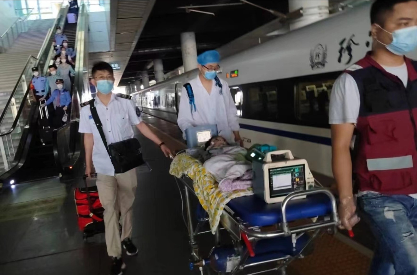 霸州市高铁转运公司